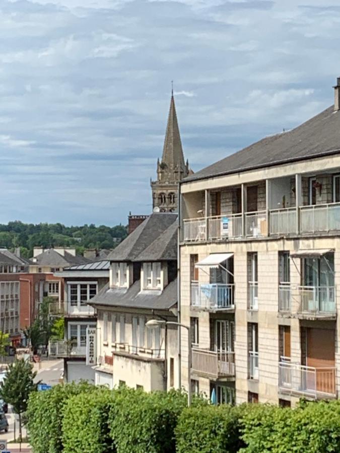 Au Coeur De Lisieux 83 M2 Et Vue Sur La Basilique Apartment Exterior photo